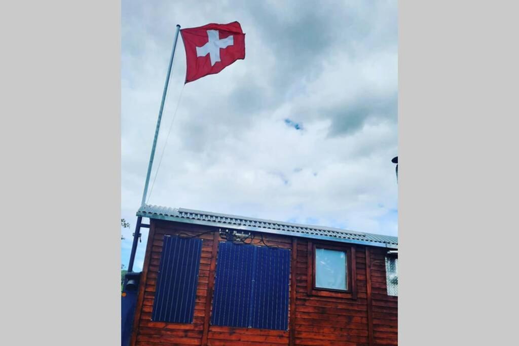 Autarkes Tiny House Mit Rheinblick Apartment Rumikon Luaran gambar