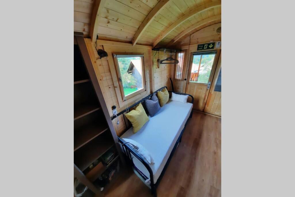 Autarkes Tiny House Mit Rheinblick Apartment Rumikon Luaran gambar