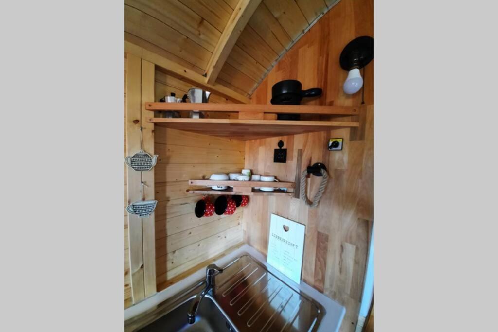 Autarkes Tiny House Mit Rheinblick Apartment Rumikon Luaran gambar