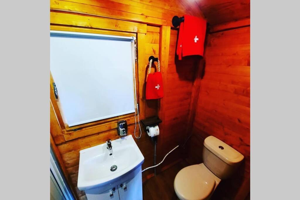 Autarkes Tiny House Mit Rheinblick Apartment Rumikon Luaran gambar